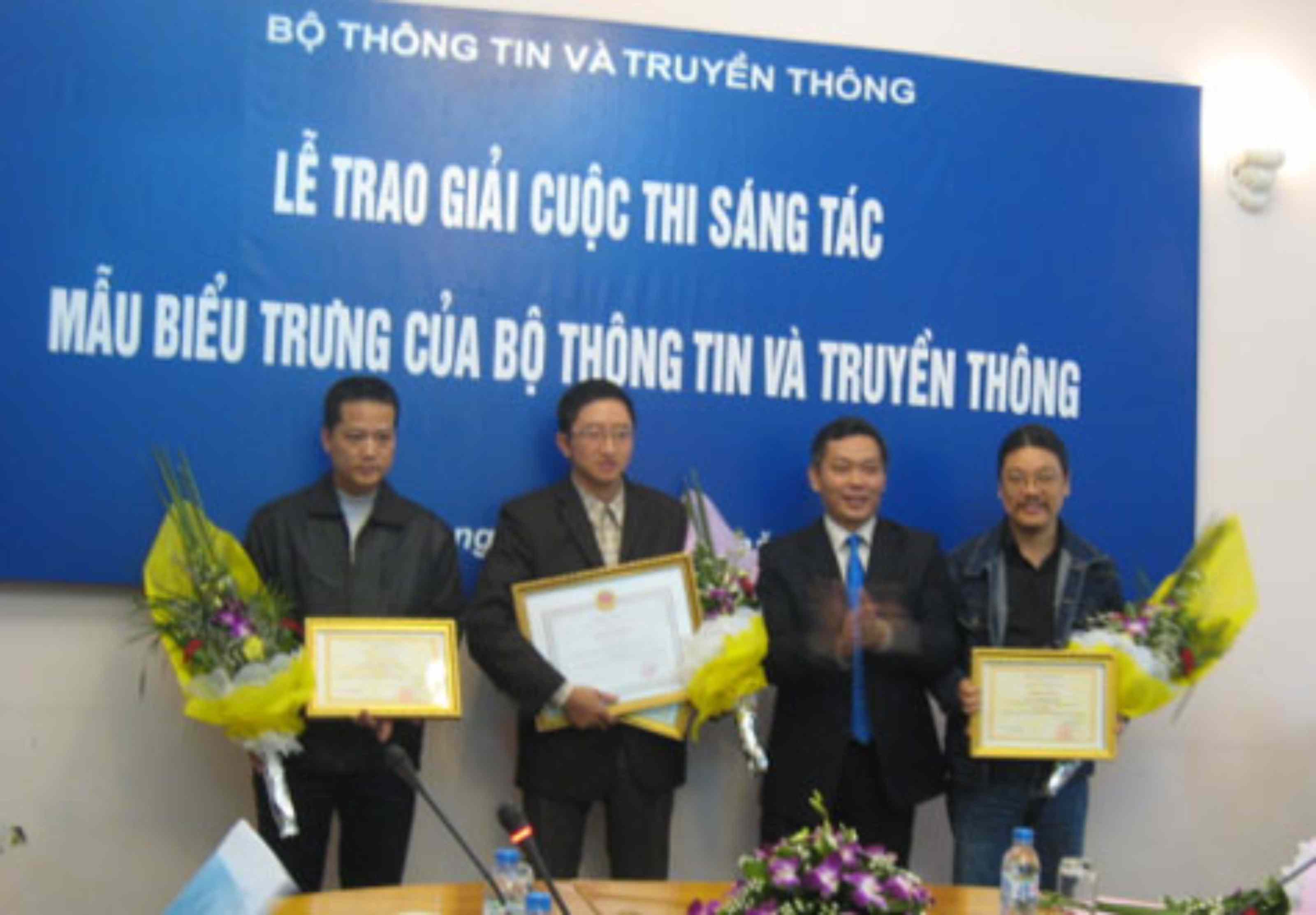 Hoaidesign đạt Giải Ba cuộc thi thiết kế logo Bộ Thông tin Truyền thông