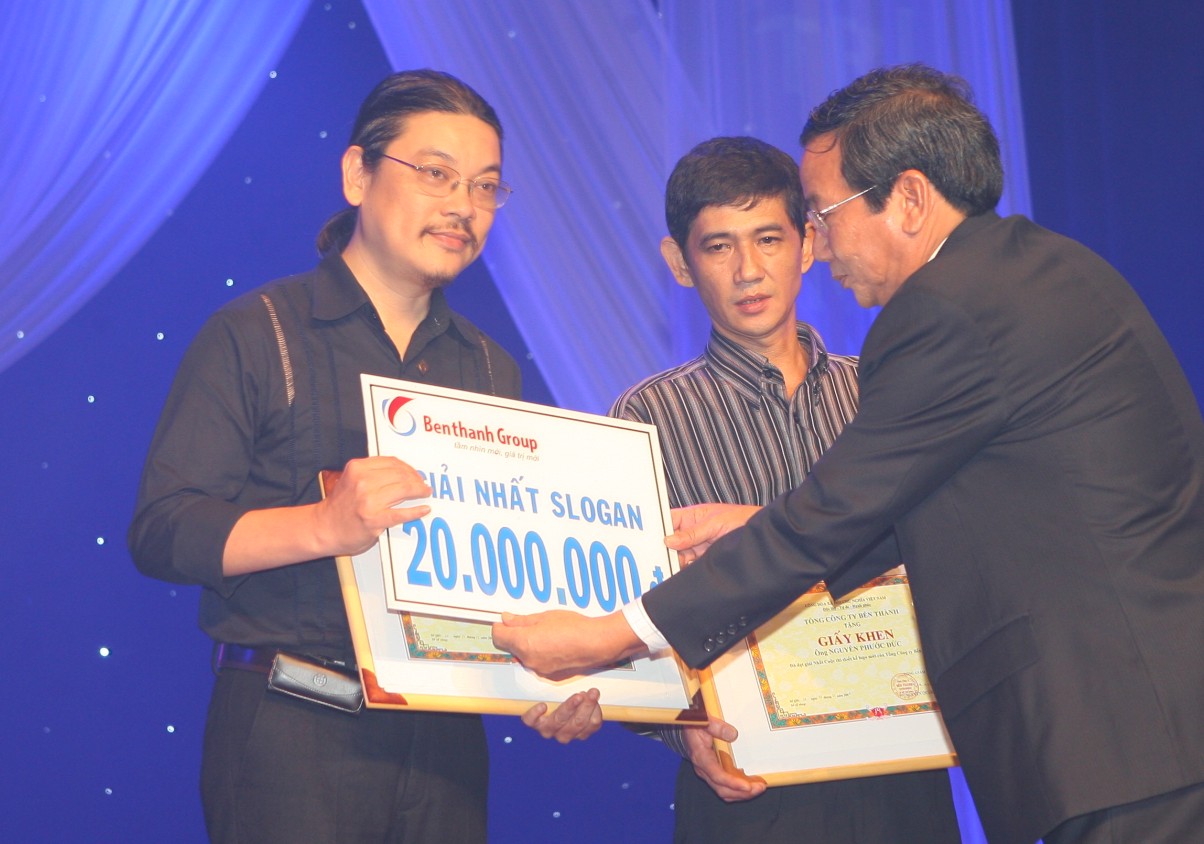 HoaiDesigner nhận Giải Nhất Slogan TCT Bến Thành